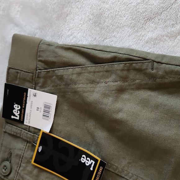 🩳 Lee Women’s Olive Green Shorts – Size 10, NWT, Comfort Waistband, 6” Inseam - Picture 9 of 11